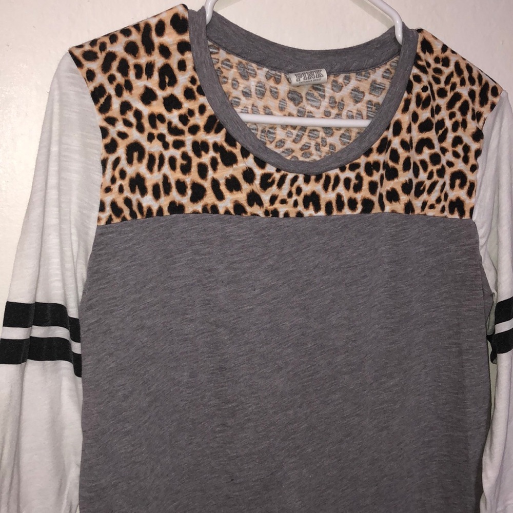🤍 PINK Leopard Color-blocked Tee